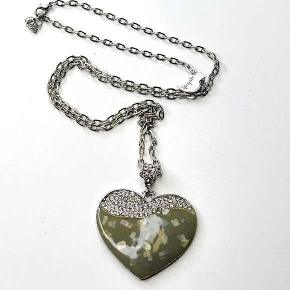 Heart Shape Pendant Necklace with crystals - Picture 4 of 8